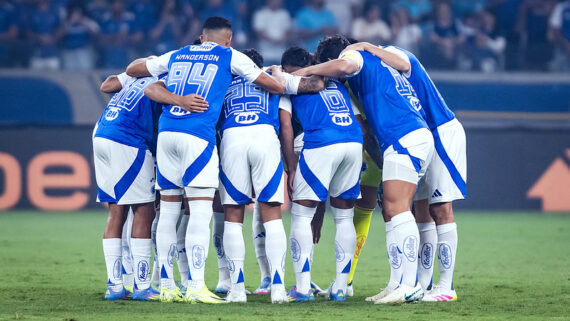 Cruzeiro é eliminado da Sul-Americana, e Jardim destaca necessidade de elenco mais competitivo