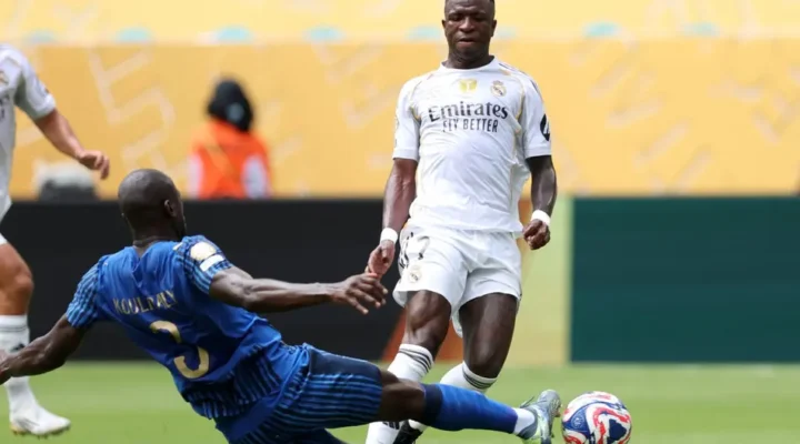 TEM QUE VENDER QUATRO ESTRELAS”: REAL MADRID É ALVO DE CRÍTICAS APÓS EMPATE COM O AL HILAL