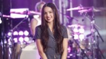 Olivia Rodrigo mostrou que liderança vai além da música: ofereceu terapia gratuita para toda sua equipe durante turnê